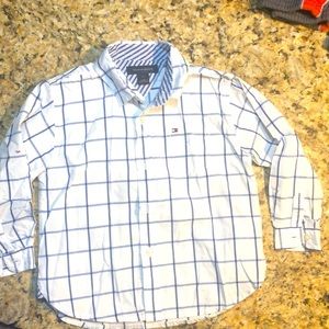 4 Tommy Hilfiger dress shirts